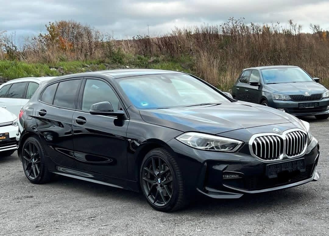 BMW 118 M line 118i M Sport + Panorama-Schiebedach + Navigation + SHZ