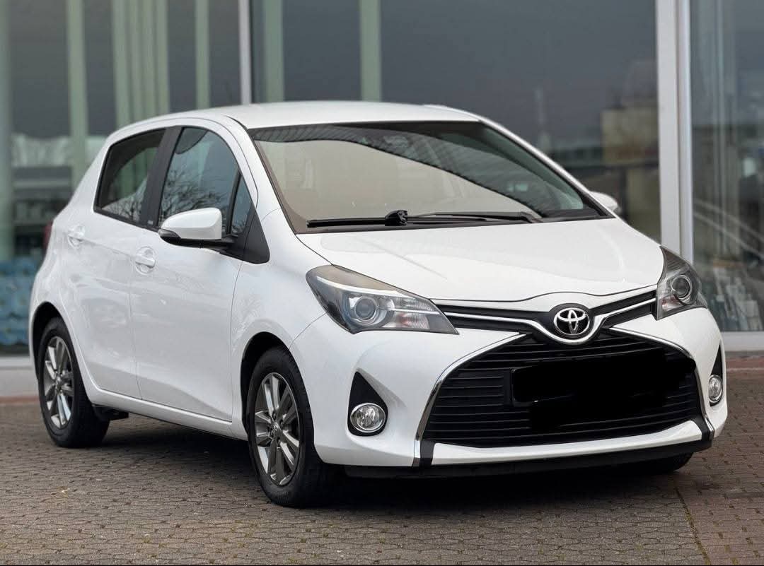Toyota Yaris Edition-S/NAVI/KAMERA/SHZ/SPHAS/TÜV-NEU